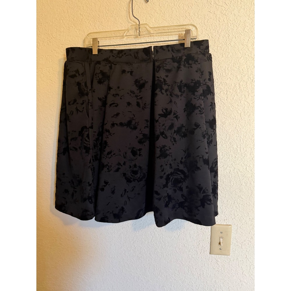 Torrid Black Floral Burnout Pleated A-Line Skirt Plus Size 1 Whimseygoth Preppy